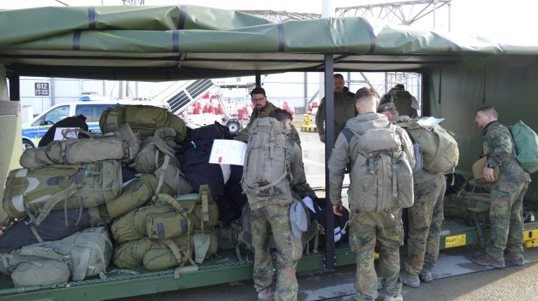 Ausrüstung auf den LKW